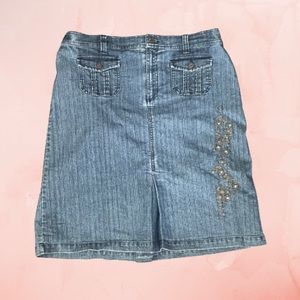 Vintage y2K midi denim skirt with sequin design embroidered and stretchy waist